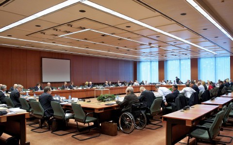 FT: Ετοιμο για μείωση των ελληνικών επιτοκίων το Eurogroup