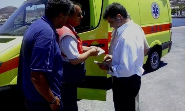 Ο δήμαρχος της Πάρου πήρε τα κλειδιά του ασθενοφόρου 