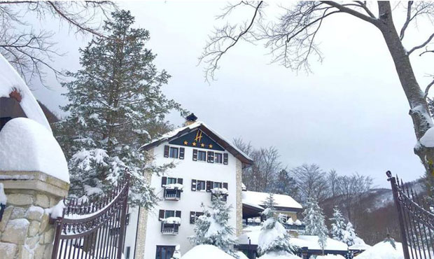 Χιονοστιβάδα πλάκωσε ξενοδοχείο στην Ιταλία 