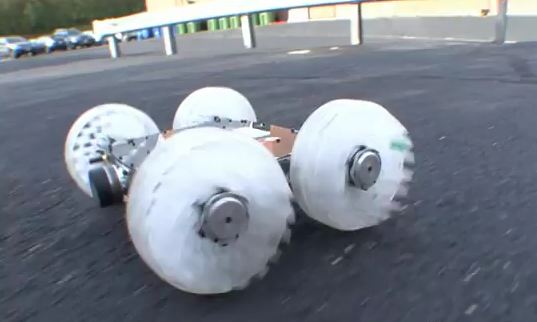 Ρομπότ-ψύλλος που πηδάει με άνεση στα 10 μέτρα