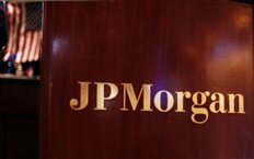 Η JPMorgan απομακρύνει τρία ανώτατα στελέχη της