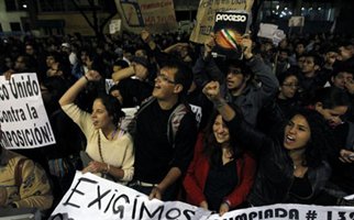 Μεξικό: Χιλιάδες διαδηλωτές απέκλεισαν τηλεοπτικό σταθμό