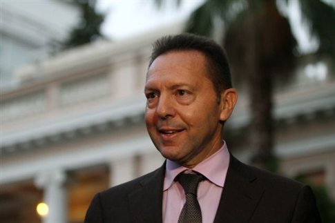 Τα χαρτιά του στη τρόικα ανοίγει ο Γ. Στουρνάρας