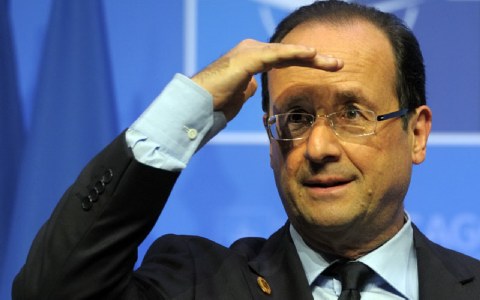 «Βουτιά» καταγράφει η δημοτικότητα του Ολάντ