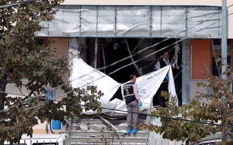 Ενας νεκρός από επίθεση καμικάζι σε αστυνομικό τμήμα της Κωνσταντινούπολης
