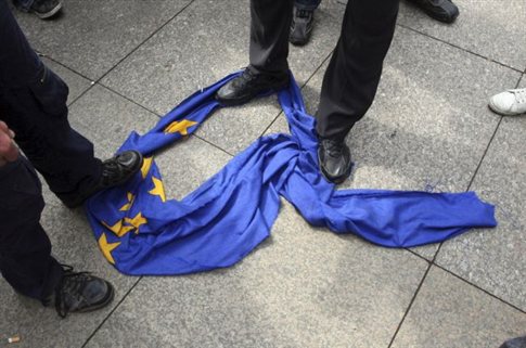 «Πρωταπριλιάτικο αστείο» η βράβευση της ΕΕ με Νόμπελ λένε ευρωσκεπτικιστές