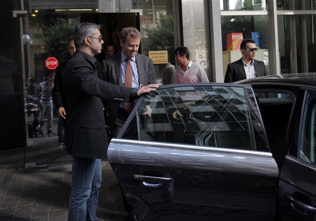 «Βλέποντας και κάνοντας» για τη δόση - Συνάντηση Σαμαρά με Στουρνάρα