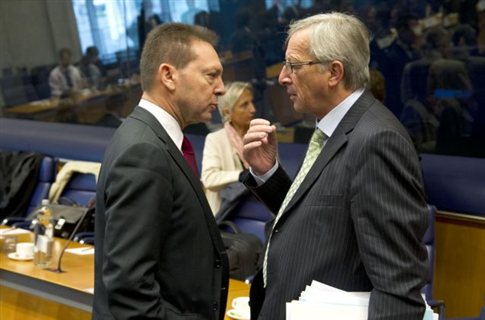 «Δύσκολη η συζήτηση» στο Eurogroup, αγώνας δρόμου για τη δόση το Νοέμβριο