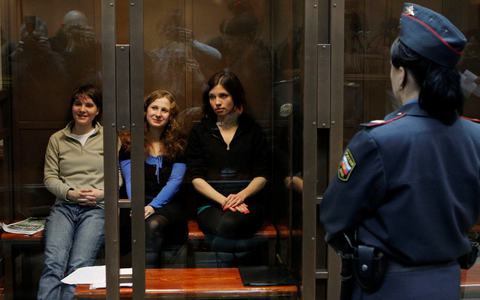 Ζητούν συγγνώμη και αποφυλάκιση οι Pussy Riot
