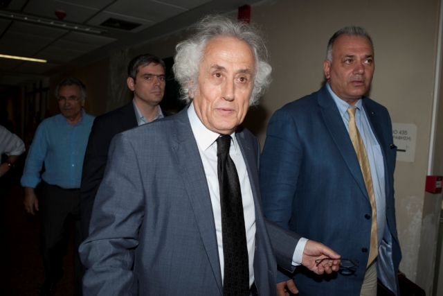 Εκτονώθηκε η κρίση μετά την αρχική άρνηση Ρουπακιώτη να υπογράψει το νομοσχέδιο