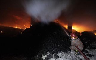Τραγωδία σε κλωστοϋφαντουργείο στο Μπαγκλαντές – 120 άνθρωποι νεκροί από φωτιά