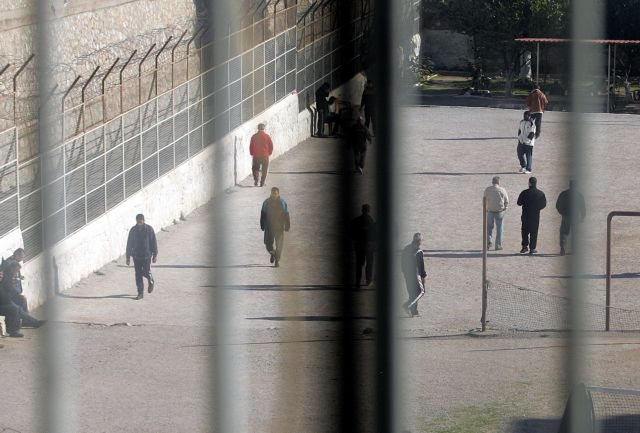 Αραβαντινός στη Βουλή: «Στον Κορυδαλλό λειτουργεί πτέρυγα… πέντε αστέρων»