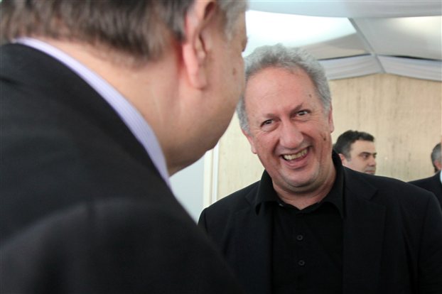 Ανησυχία για τις φυγόκεντρες τάσεις στο ΠαΣοΚ