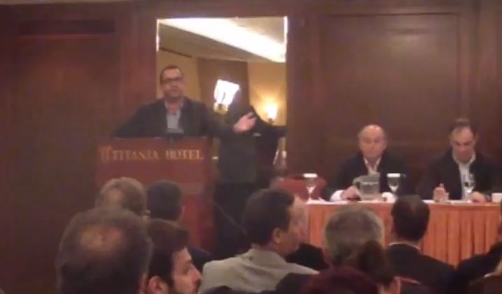 Ο Θέμης Μπαλασόπουλος κατονομάζει «πληρωμένους κονδυλοφόρους»