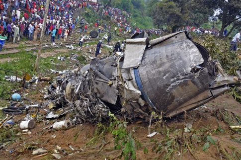 Δεκάδες θύματα αφήνει πίσω της συντριβή αεροπλάνου στη Λαϊκή Δημοκρατία του Κονγκό