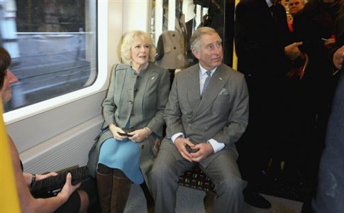 Πρώτο ταξίδι με το μετρό, σε 27 χρόνια, για τον πρίγκιπα Κάρολο