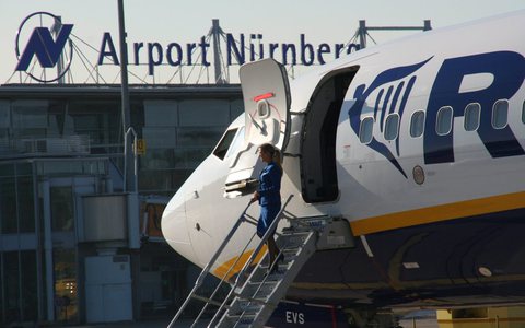 Υποχρεούνται να φροντίζουν τους επιβάτες μετά από ακυρώσεις πτήσεων οι αεροπορικές