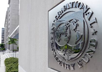 ΔΝΤ: Νέες περικοπές μισθών και συντάξεων και απολύσεις στο Δημόσιο εάν δεν εισπραχθούν φόροι