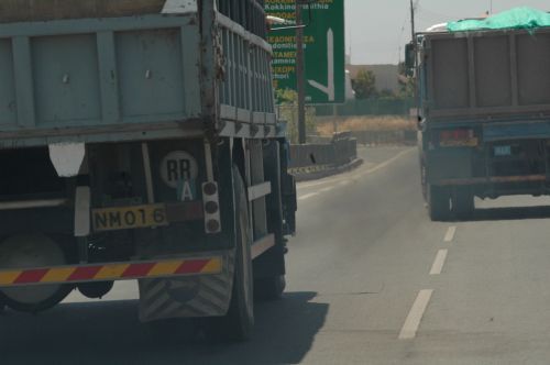 Έλεγχοι σε φορτηγά και λεωφορεία