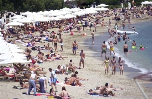 Μίνι αναστάτωση στην πλαζ Βουλιαγμένης, λόγω εντοπισμού οβίδας