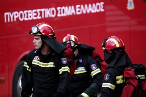 Δεκατρείς τραυματίες από ισχυρή έκρηξη σε ταβέρνα στη Σαλαμίνα