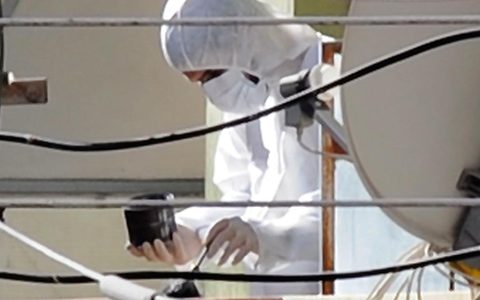 «Ξεσκονίζουν» το διαμέρισμα μετά τις προσαγωγές για τους «Πυρήνες»