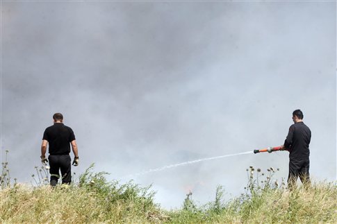 Σε ύφεση τα πύρινα μέτωπα σε Ρόδο και Κρήτη
