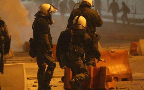 Επεισόδια και χημικά στο αντιφασιστικό συλλαλητήριο στο Κερατσίνι