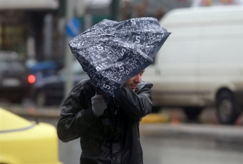 Χαλάει ξανά ο καιρός με βροχές και καταιγίδες - Πού θα χιονίσει