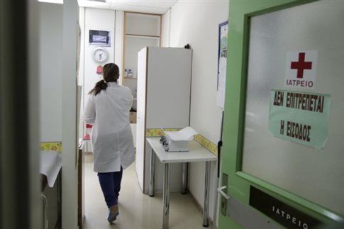 Μέτρα για να καταργηθούν τα 25 ευρώ προτείνει ο Ιατρικός Σύλλογος Αθηνών