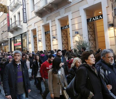 Ανοικτά τα καταστήματα την Κυριακή