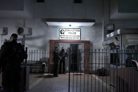 Πώς ο Μανώλης Καραμολέγκος παρέδωσε τον απαγωγέα του στις Αρχές
