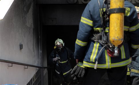Φωτιά σε υπόγειο χώρο του νοσοκομείου Μεταξά στον Πειραιά