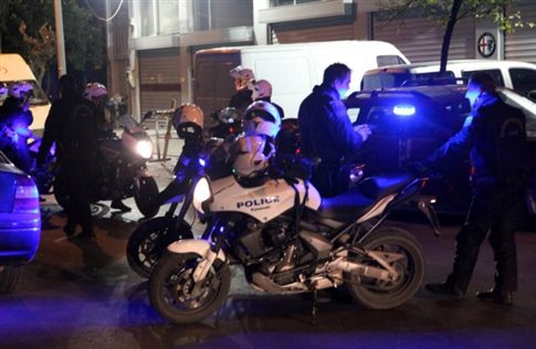 Καταδίωξη με πυροβολισμούς στο κέντρο του Πειραιά