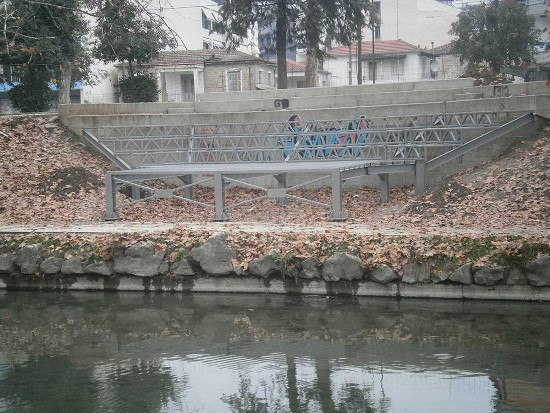 Ετοιμάζεται …γήπεδο μέσα στο Ληθαίο ποταμό στα Τρίκαλα και …τσιμεντώθηκαν οι όχθες