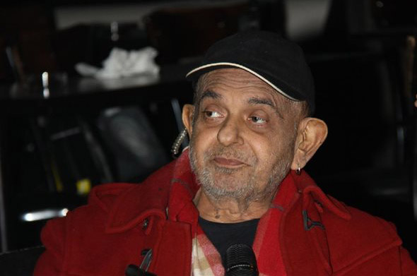 Πέθανε ο Σάκης Μπουλάς