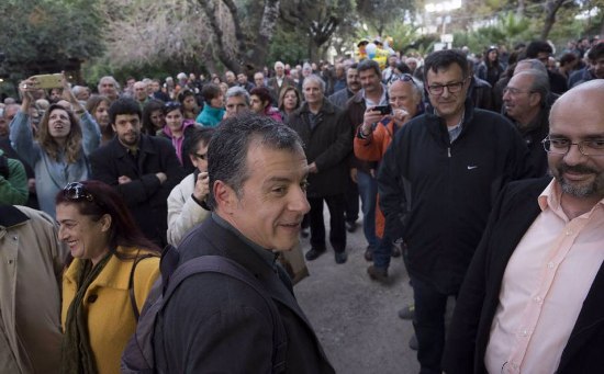 Στελέχη του ΣΥΡΙΖΑ παρεισφρέουν στις συγκεντρώσεις του «Ποταμιού» για να τις διαλύσουν