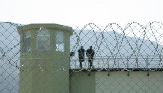 Οκτώ εντάλματα σύλληψης σε βάρος σωφρονιστικών υπαλλήλων των φυλακών Νιγρίτας για τον θάνατο του Ιλια Καρέλι