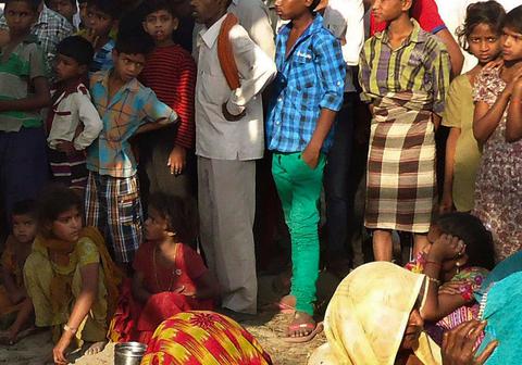 Νέα φρίκη στην Ινδία: Βίαζαν παιδιά και τα υποχρέωναν να τρώνε περιττώματα