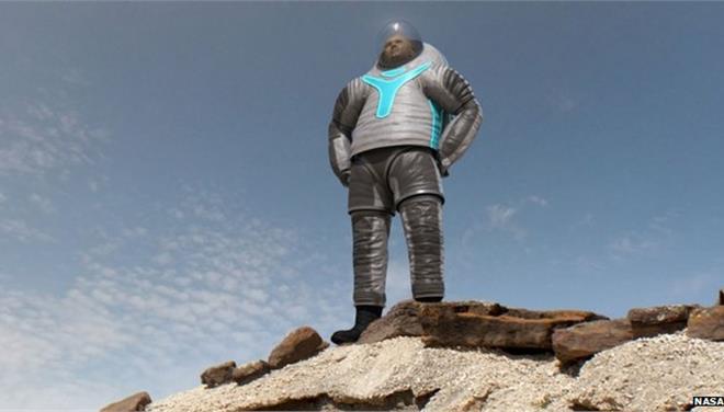 Το πρωτότυπο της στολής που θα φορούν οι πρώτοι αστροναύτες στον Αρη παρουσίασε η NASA