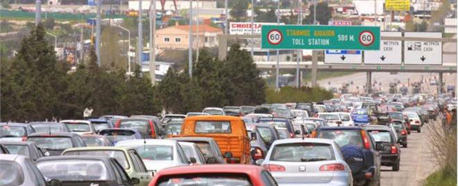 Μειωμένη κατά 30% η έξοδος των Αθηναίων για το τριήμερο του Αγίου Πνεύματος