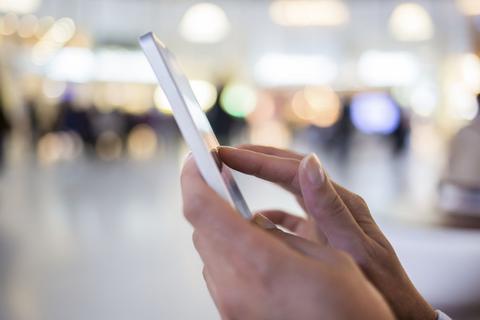 Μειώσεις έως και 83% στα τέλη τερματισμού κλήσεων προς τα σταθερά δίκτυα
