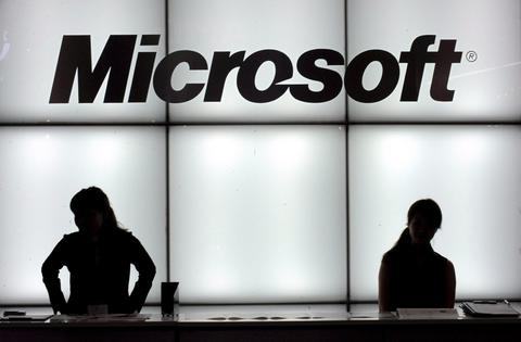 Bloomberg: Πάνω από 5.800 απολύσεις σχεδιάζει η Microsoft