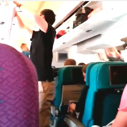 Βίντεο από το εσωτερικό του Boeing της Malaysia λίγα λεπτά πριν την απογείωση