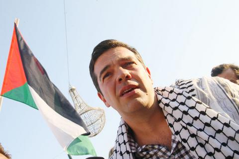 Ο Τσίπρας στο συλλαλητήριο για τη Γάζα