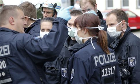 Συναγερμός στο Βερολίνο: Γυναίκα με συμπτώματα του ιού Εμπολα μεταφέρθηκε σε νοσοκομείο