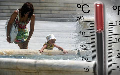 Φεύγει ο καύσωνας, έρχονται οι καταιγίδες