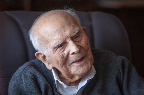 Πέθανε σε ηλικία 107 ετών ο Εμμανουήλ Κριαράς