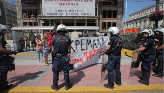 Υπό αυστηρά μέτρα ασφαλείας η ορκωμοσία Μώραλη στον Πειραιά