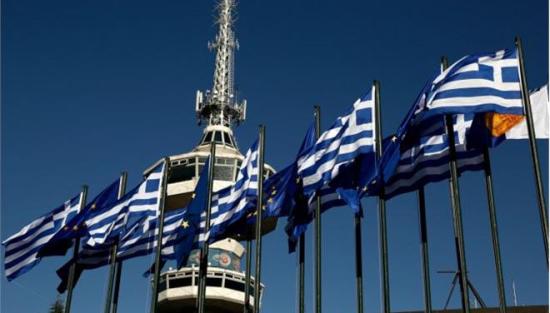 Συγκεντρώσεις διαμαρτυρίας εκπαιδευτικών και ομολογιούχων έξω από τη ΔΕΘ